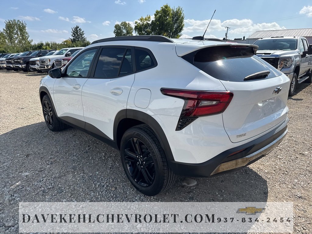 Used 2025 Chevrolet Trax ACTIV w/ Sunroof Package image 3