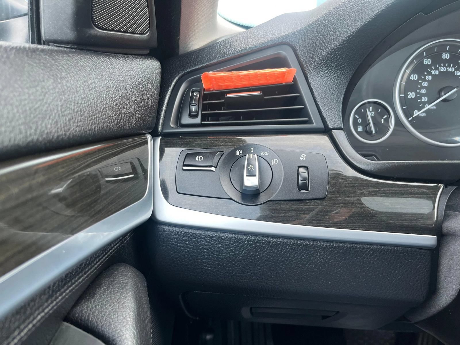 Used 2012 BMW 528i xDrive Sedan AWD/4WD image 18