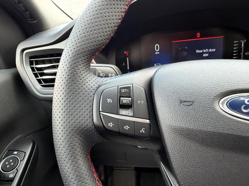 Used 2023 Ford Escape ST-Line image 11