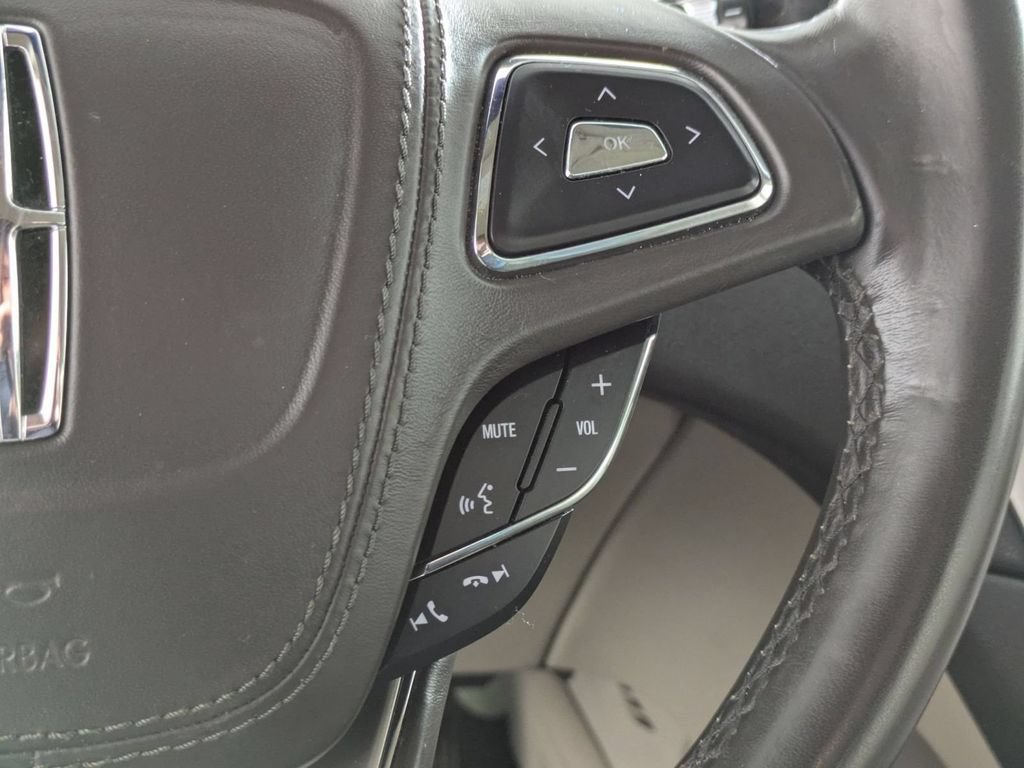 Used 2018 Lincoln MKZ Premiere FWD image 19