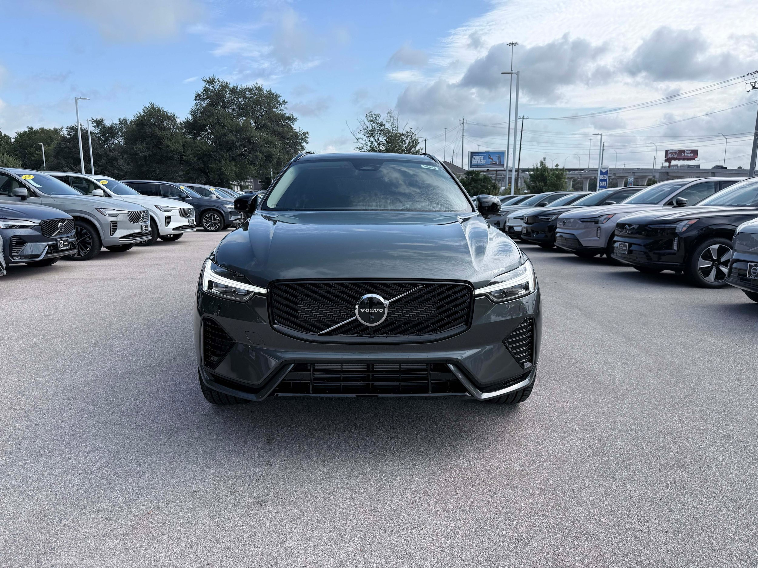 New 2026 Volvo XC60 T8 Ultra w/ Protection Package Premier AWD/4WD image 9