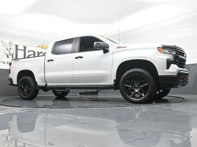 Used 2022 Chevrolet Silverado 1500 LT Trail Boss w/ Convenience Package II AWD/4WD image 2