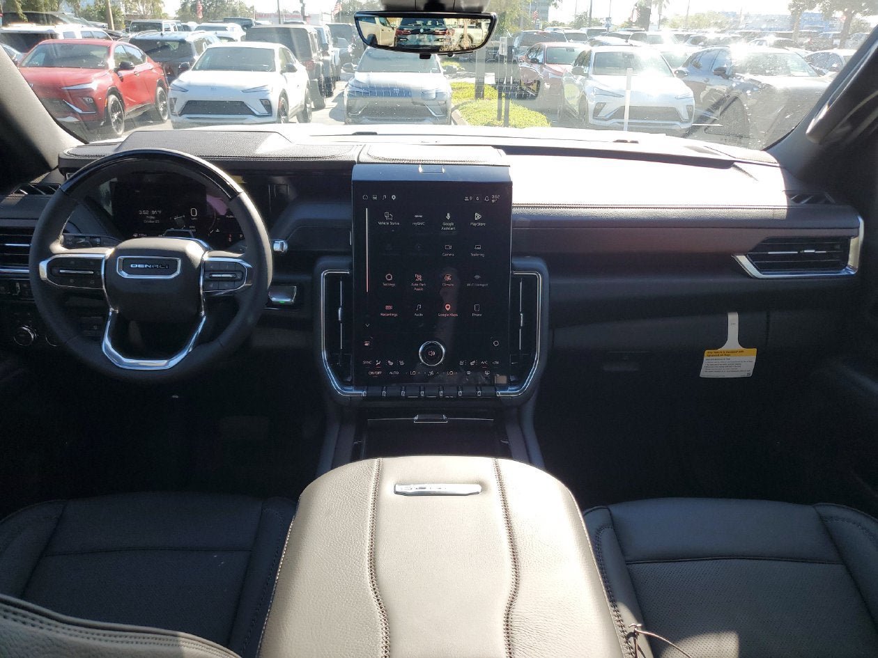 New 2026 GMC Yukon Denali w/ Denali Reserve Package AWD/4WD image 12