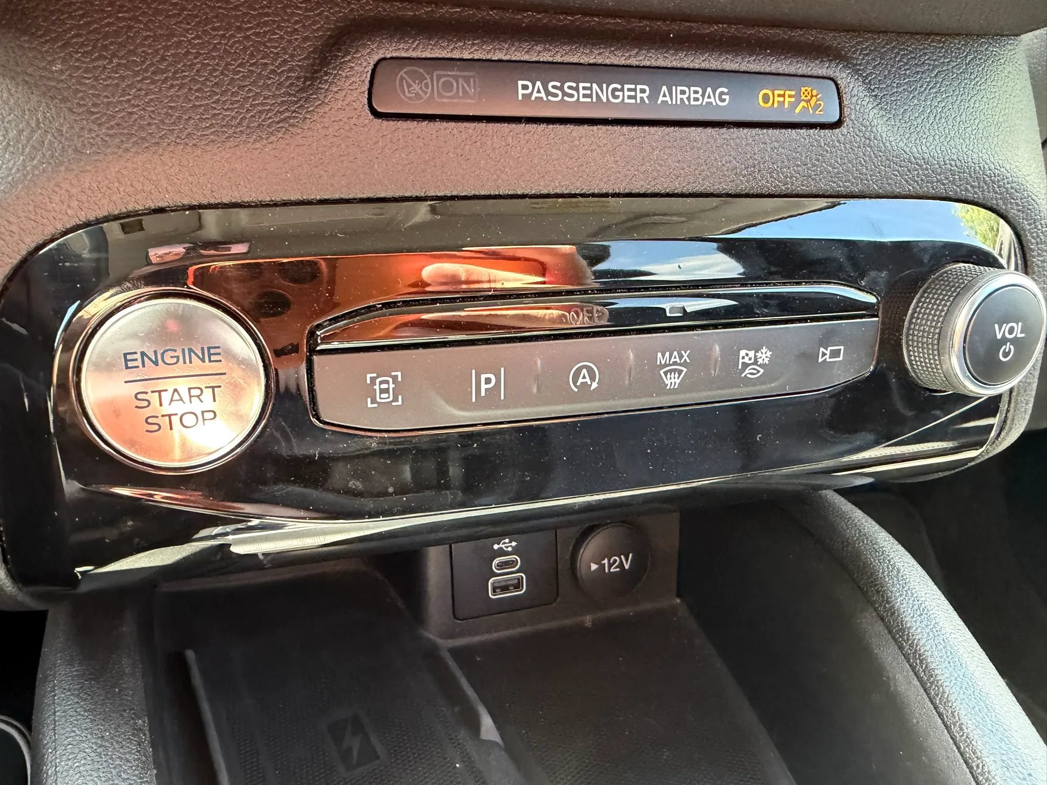 Used 2024 Ford Escape Platinum AWD/4WD image 19