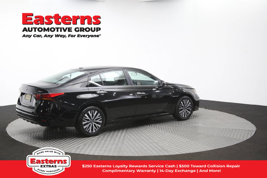 Used 2024 Nissan Altima 2.5 SV FWD image 44