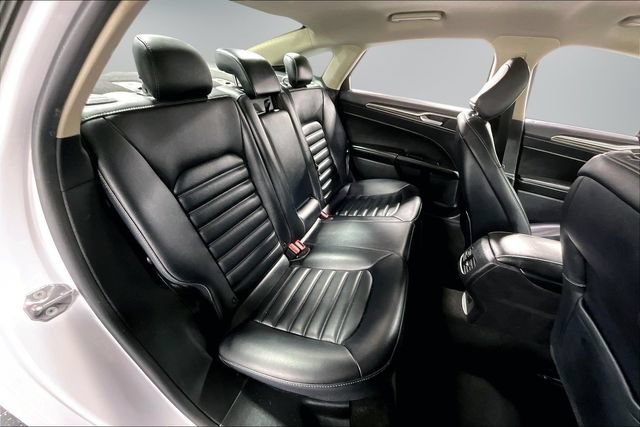 Used 2020 Ford Fusion SEL FWD image 23