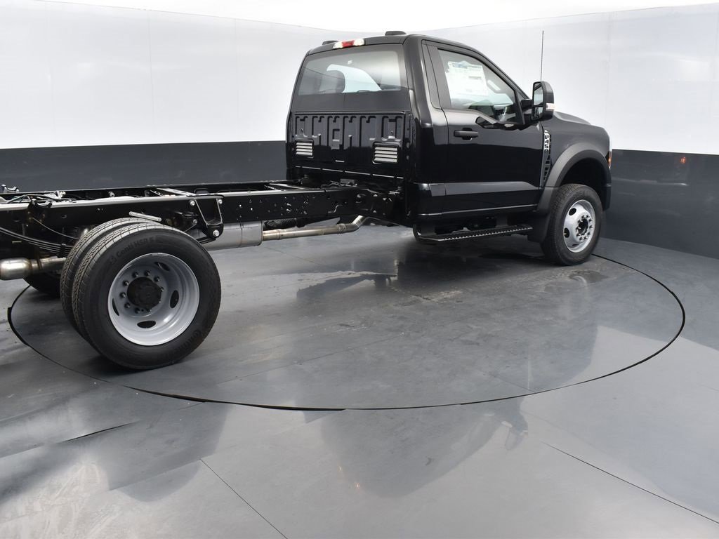 New 2026 Ford F450 XL w/ XL Chrome Package image 4