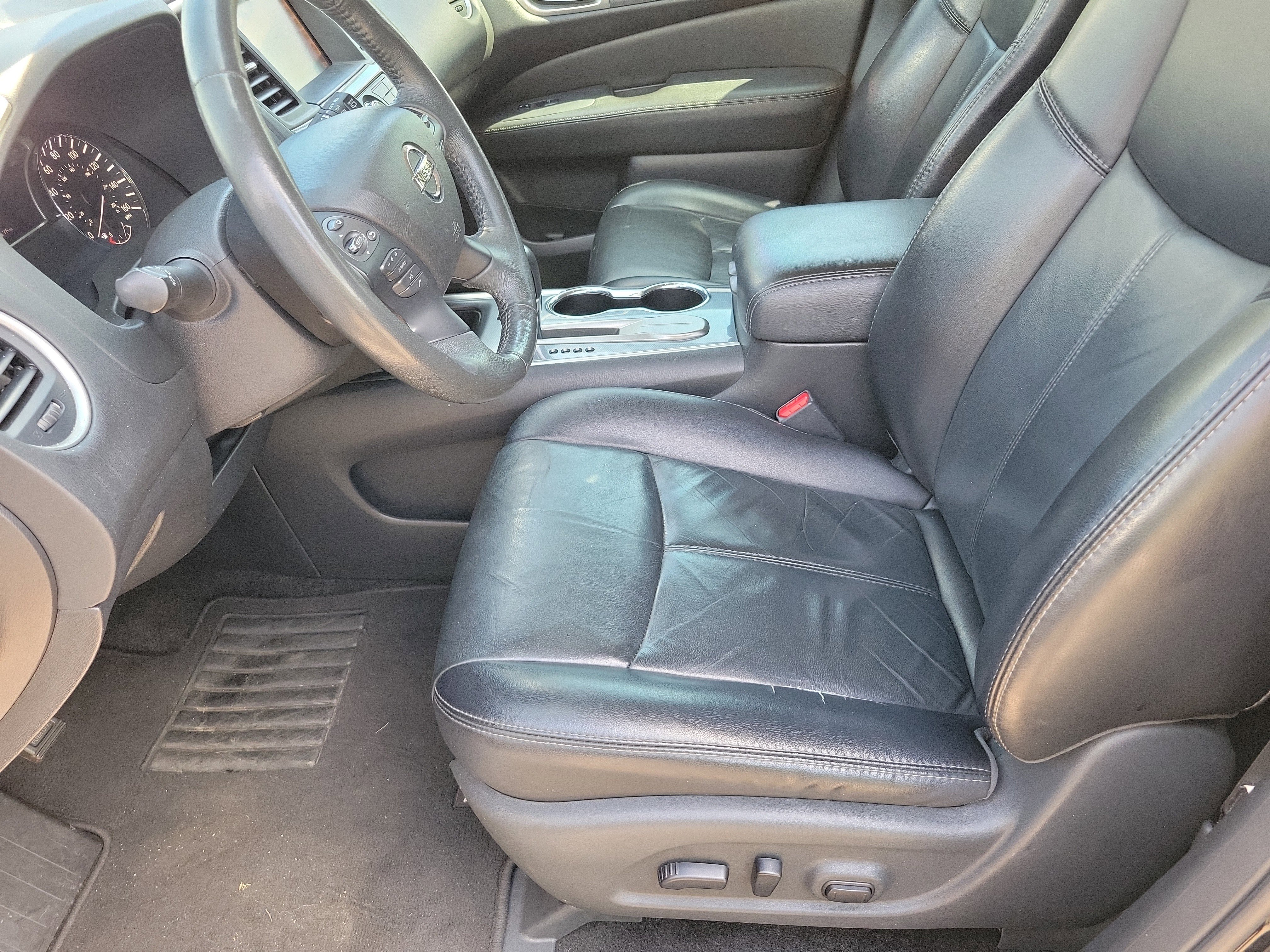 Used 2018 Nissan Pathfinder SL FWD image 3