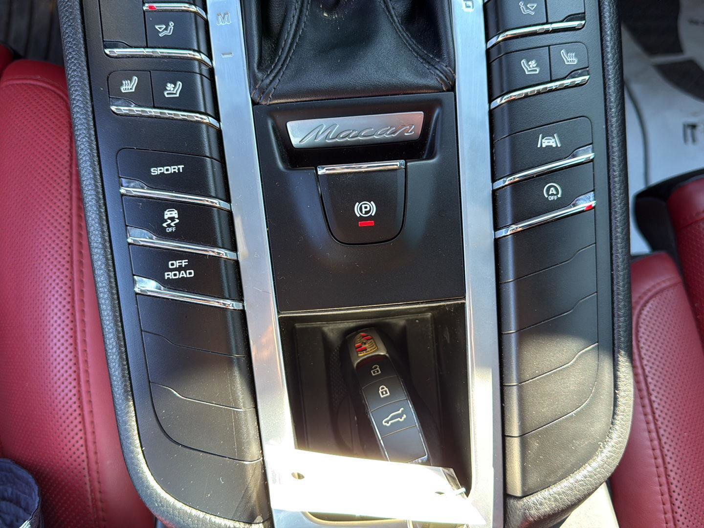 Used 2020 Porsche Macan image 16