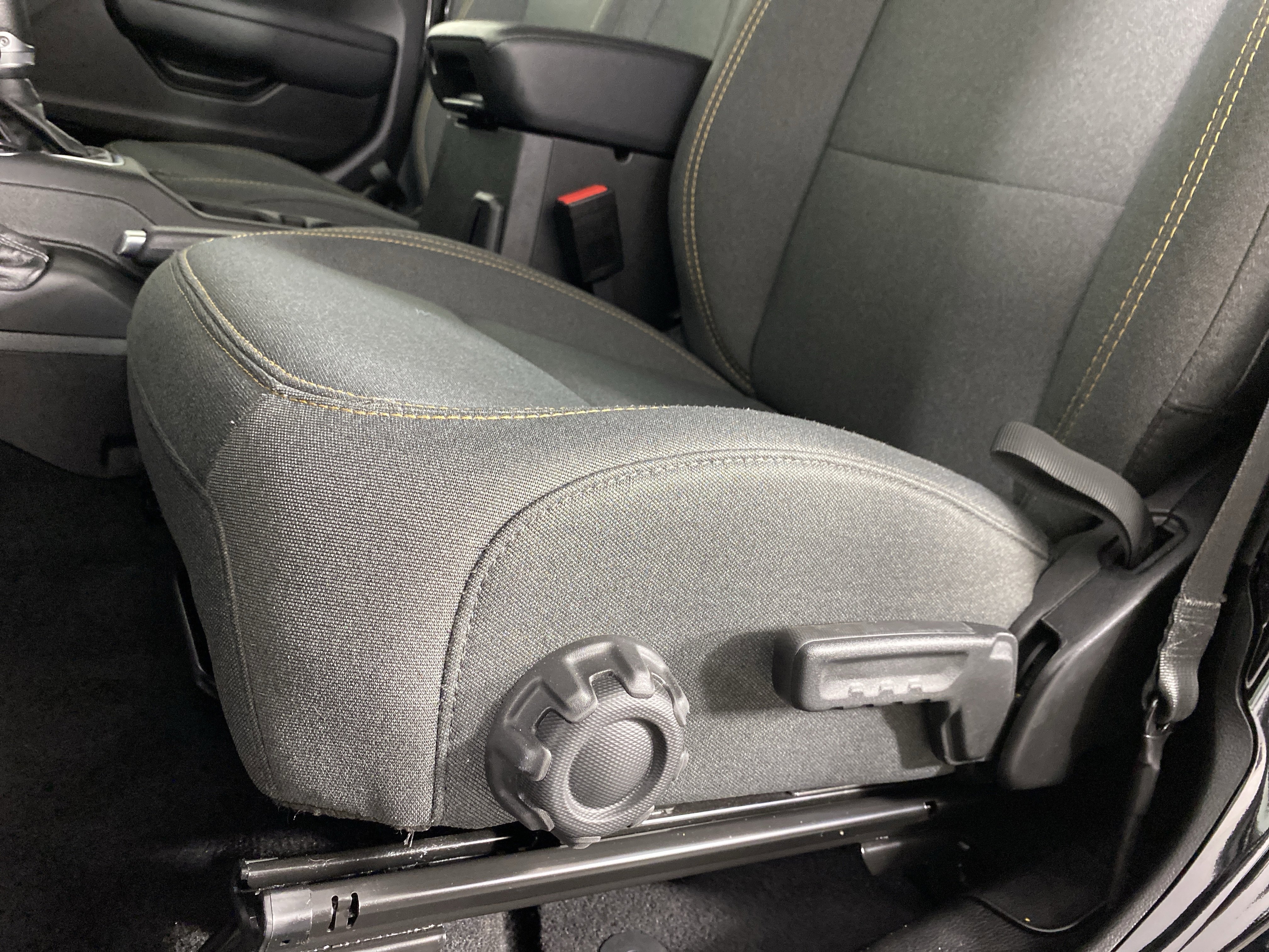 Used 2025 Jeep Wrangler Willys image 16