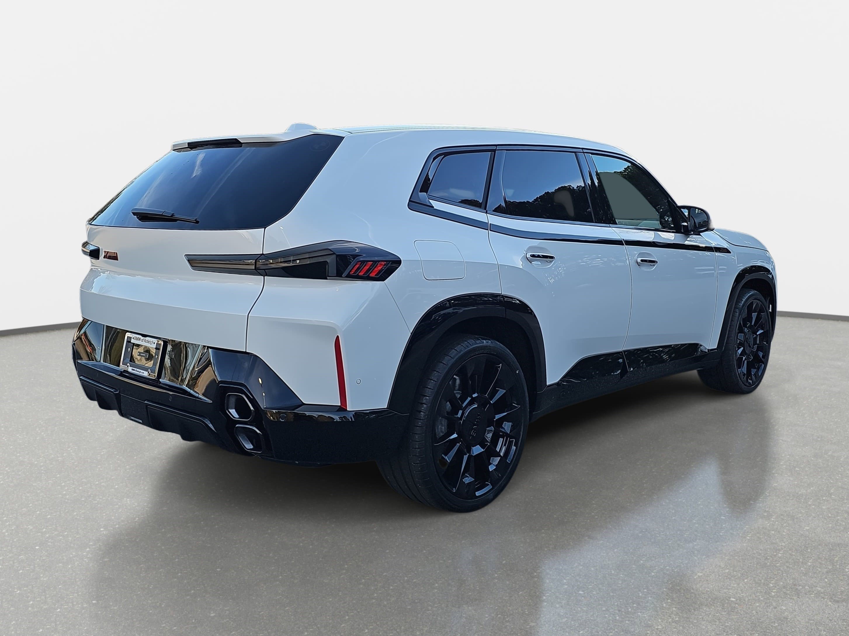 New 2026 BMW XM Label Red image 5