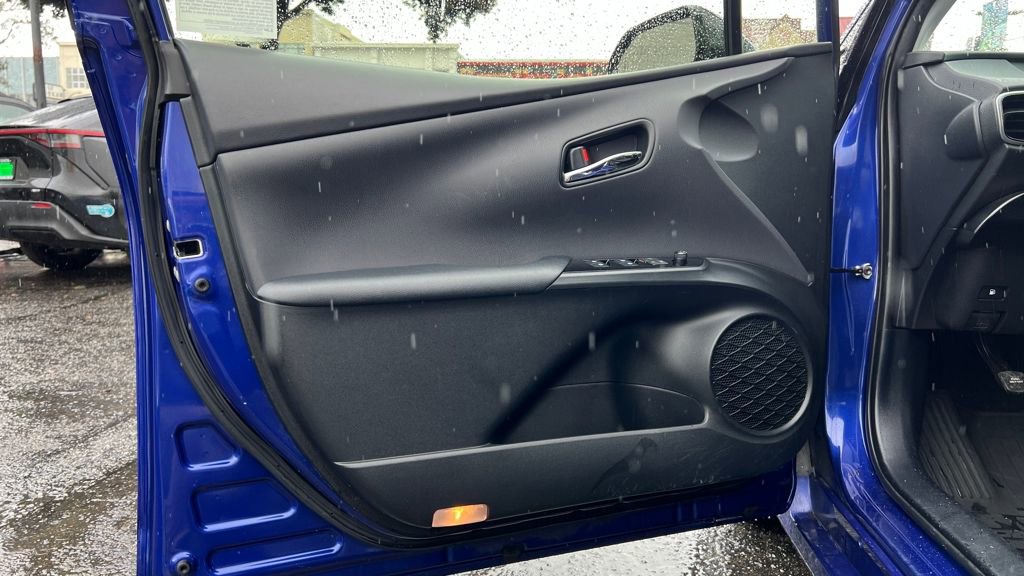 Certified 2018 Toyota Prius Three image 36