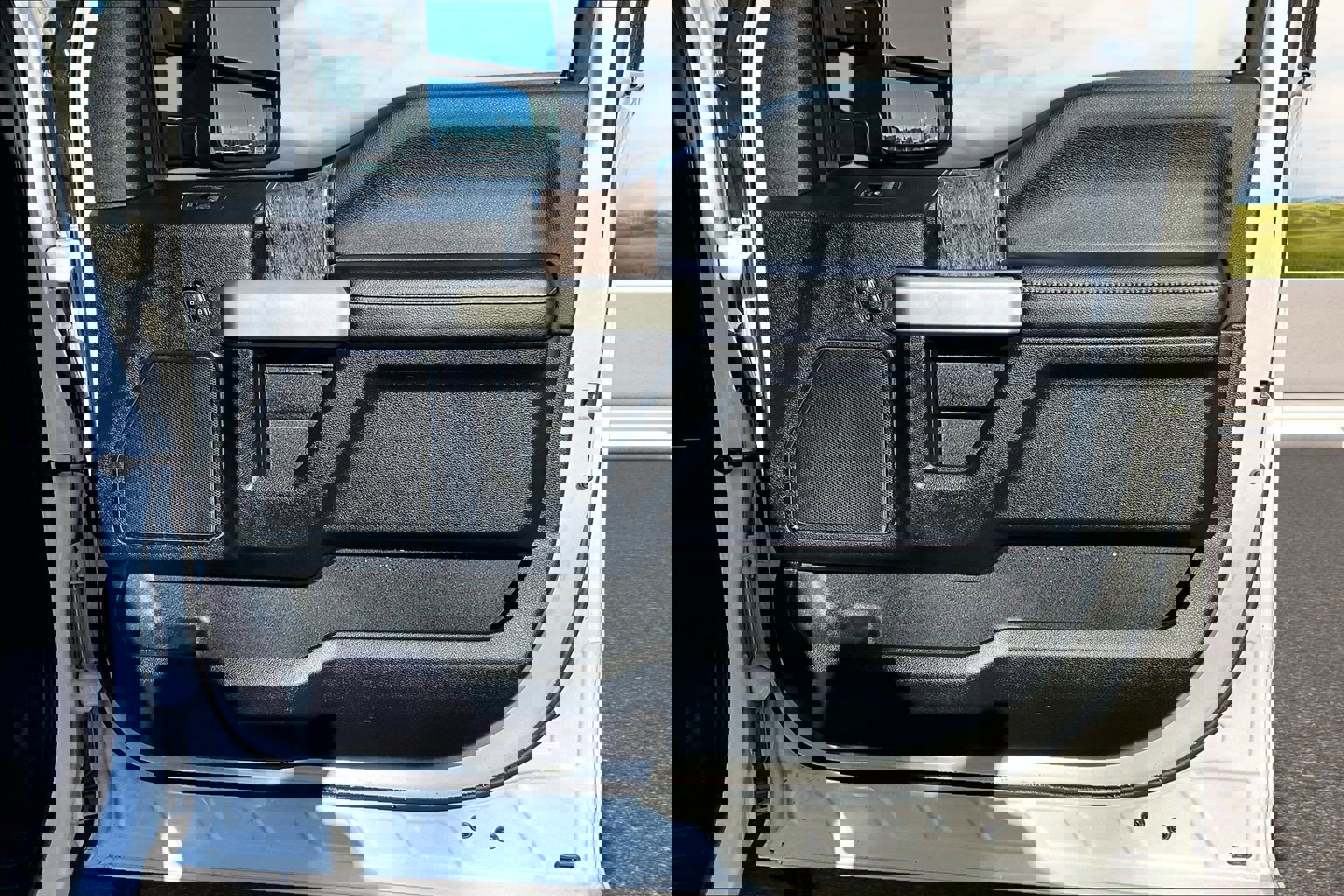 Used 2017 Ford F350 Lariat w/ Lariat Ultimate Package image 20