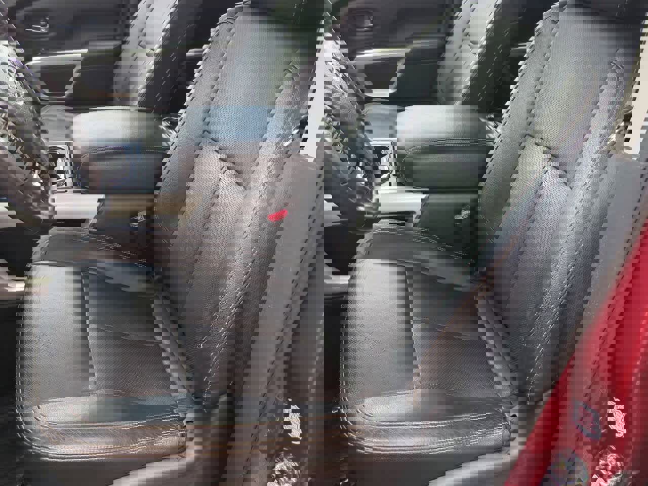 Used 2018 Nissan Titan SL image 17