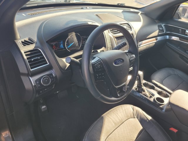 Used 2019 Ford Explorer Limited w/ Class III Trailer Tow Package FWD image 9