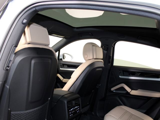 New 2026 Porsche Cayenne Coupe AWD/4WD image 21