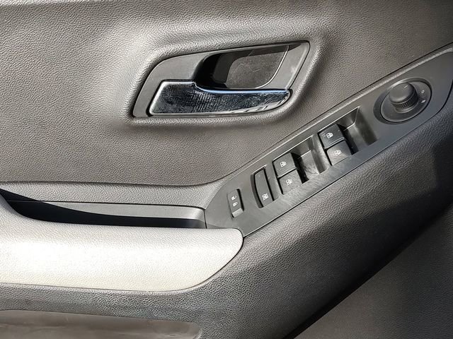 Used 2017 Chevrolet Trax LS image 23