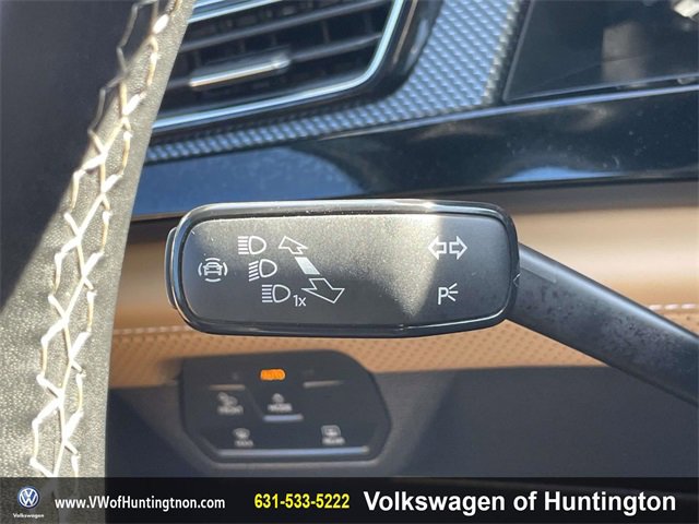 Certified 2025 Volkswagen Atlas Cross Sport SEL image 19