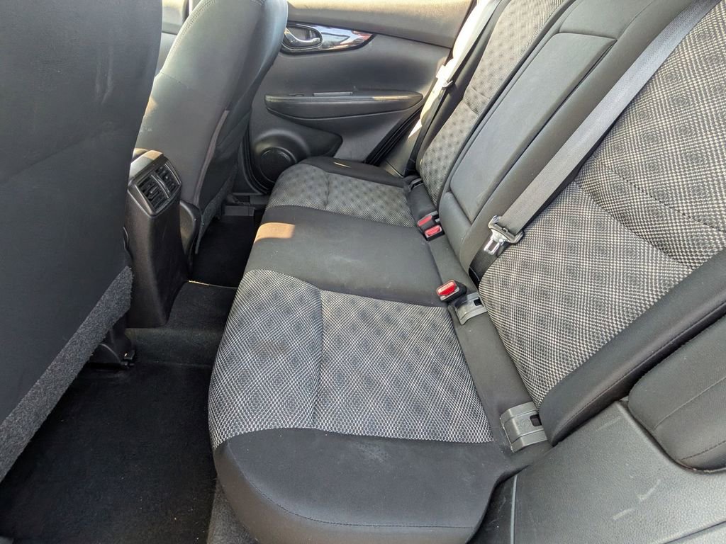 Used 2021 Nissan Rogue Sport SV AWD/4WD image 19