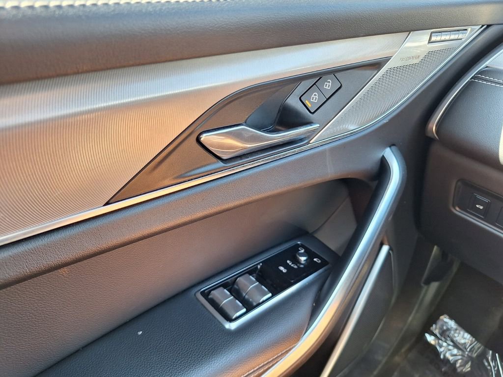 Used 2024 Jaguar F-PACE R-Dynamic S image 19