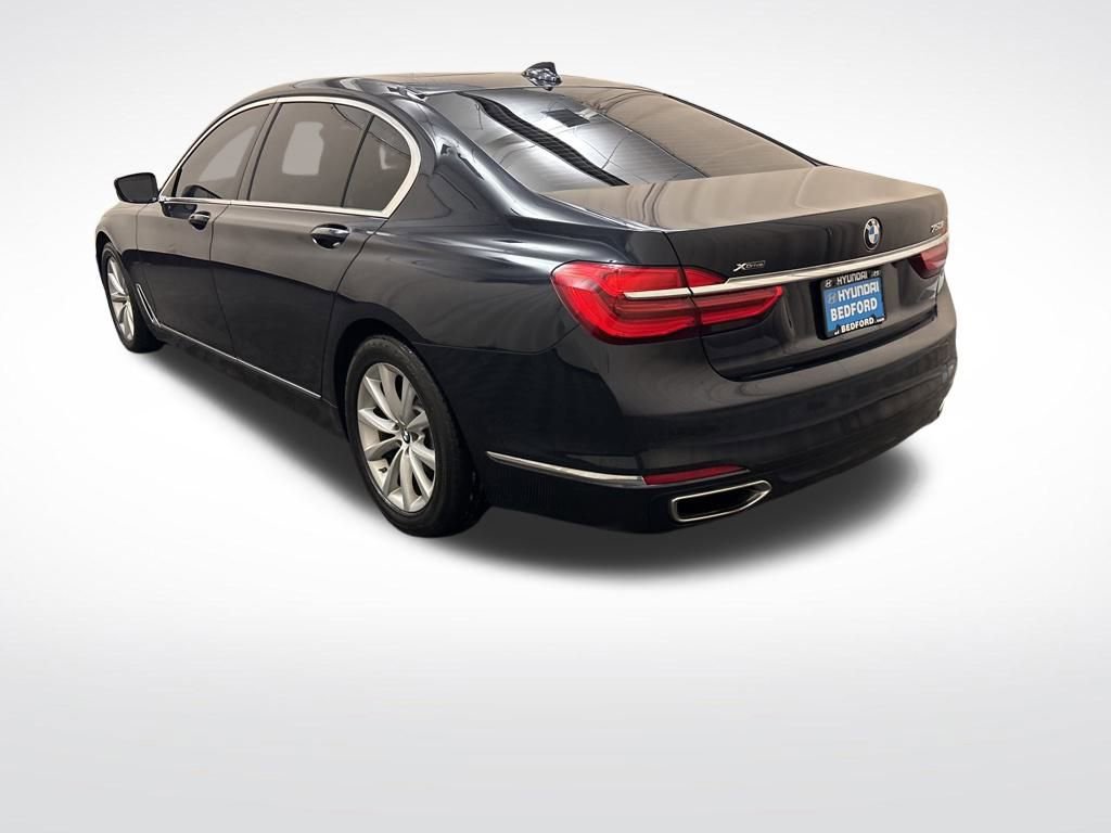 Used 2019 BMW 750i xDrive w/ Executive Package image 8