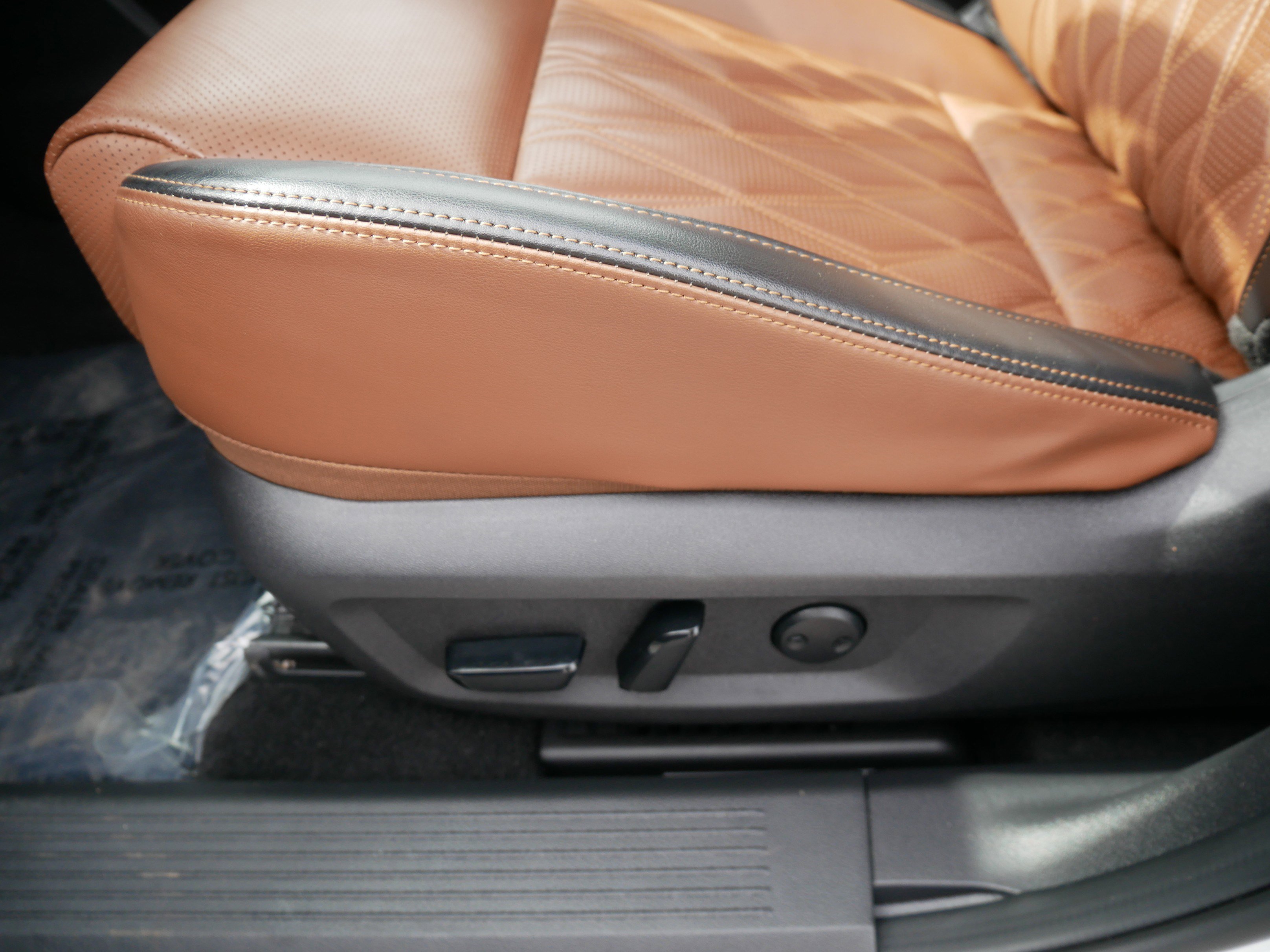 Used 2025 Nissan Rogue Platinum image 20