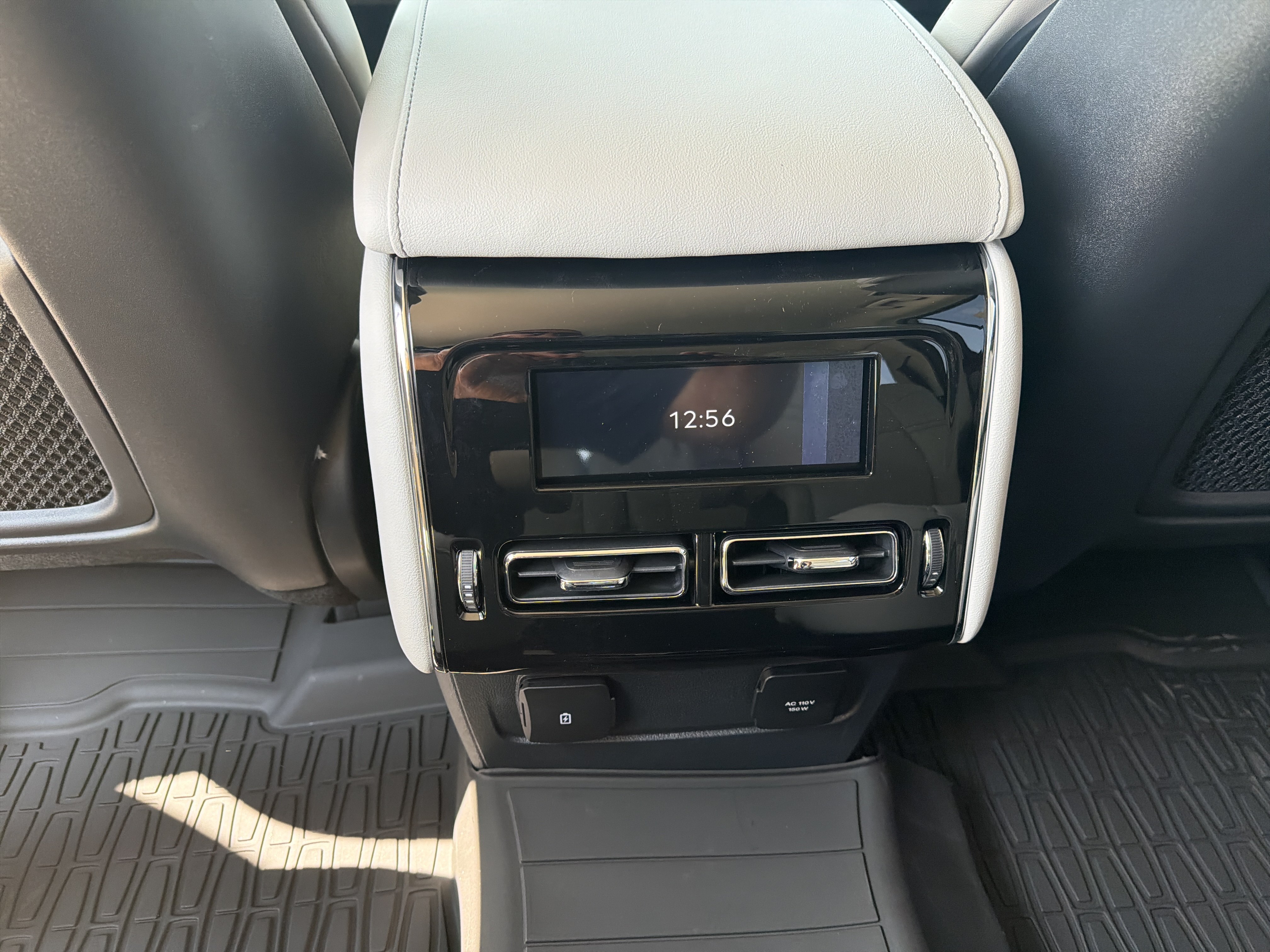 New 2027 Lincoln Aviator AWD image 13