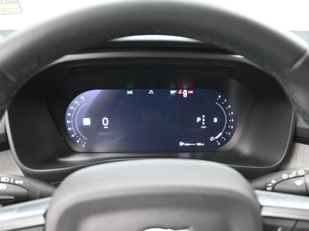 Used 2025 Volvo XC40 B5 Ultra image 11