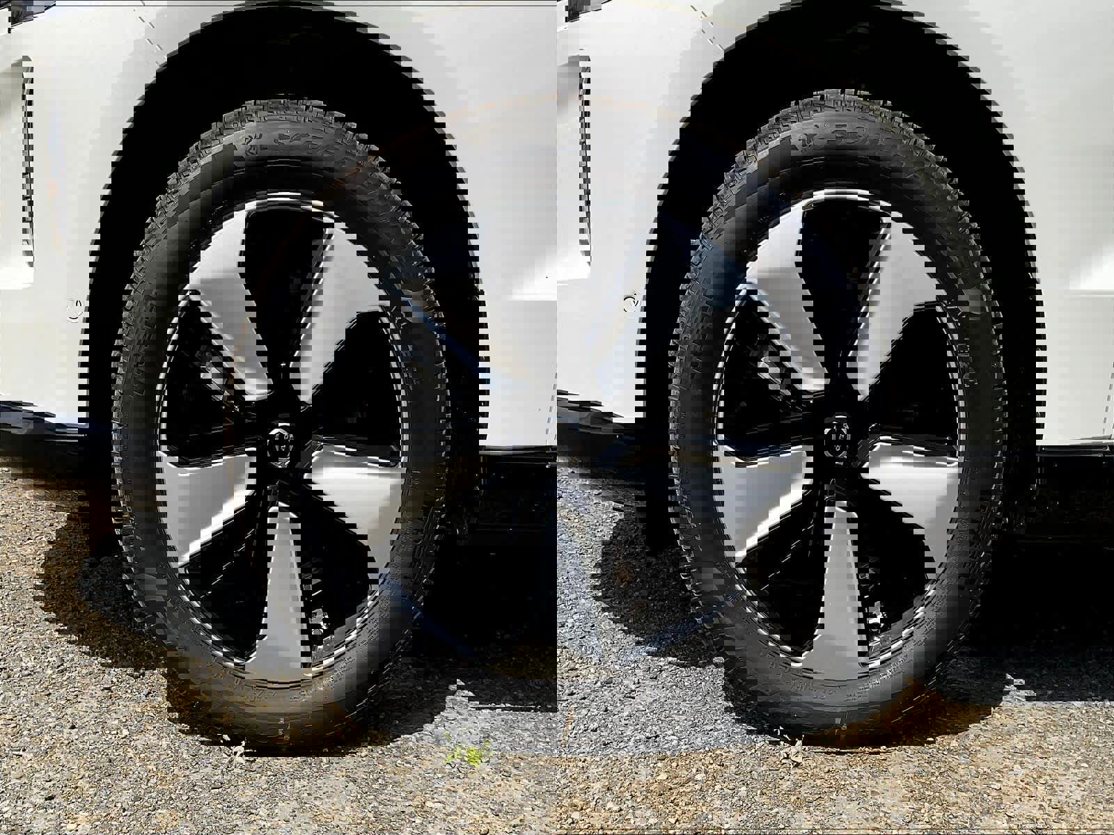 New 2025 Volvo EX90 Plus image 14