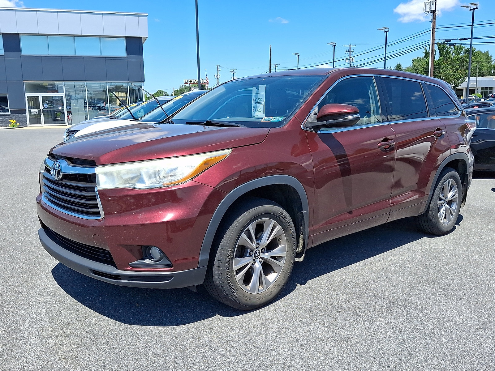 Used 2016 Toyota Highlander Plus AWD/4WD image 2