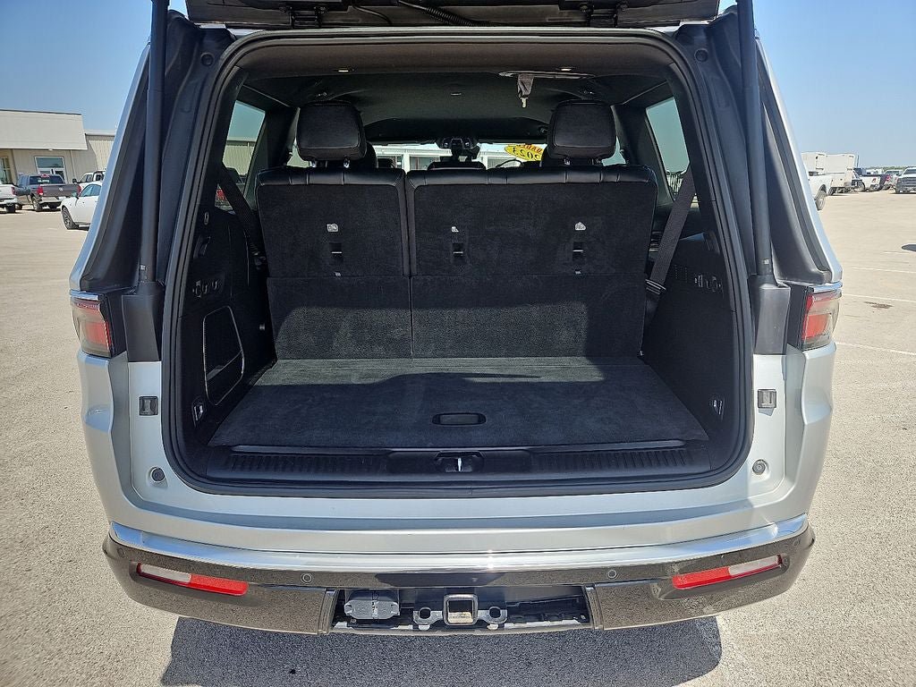 Certified 2023 Jeep Wagoneer Series II AWD/4WD image 15