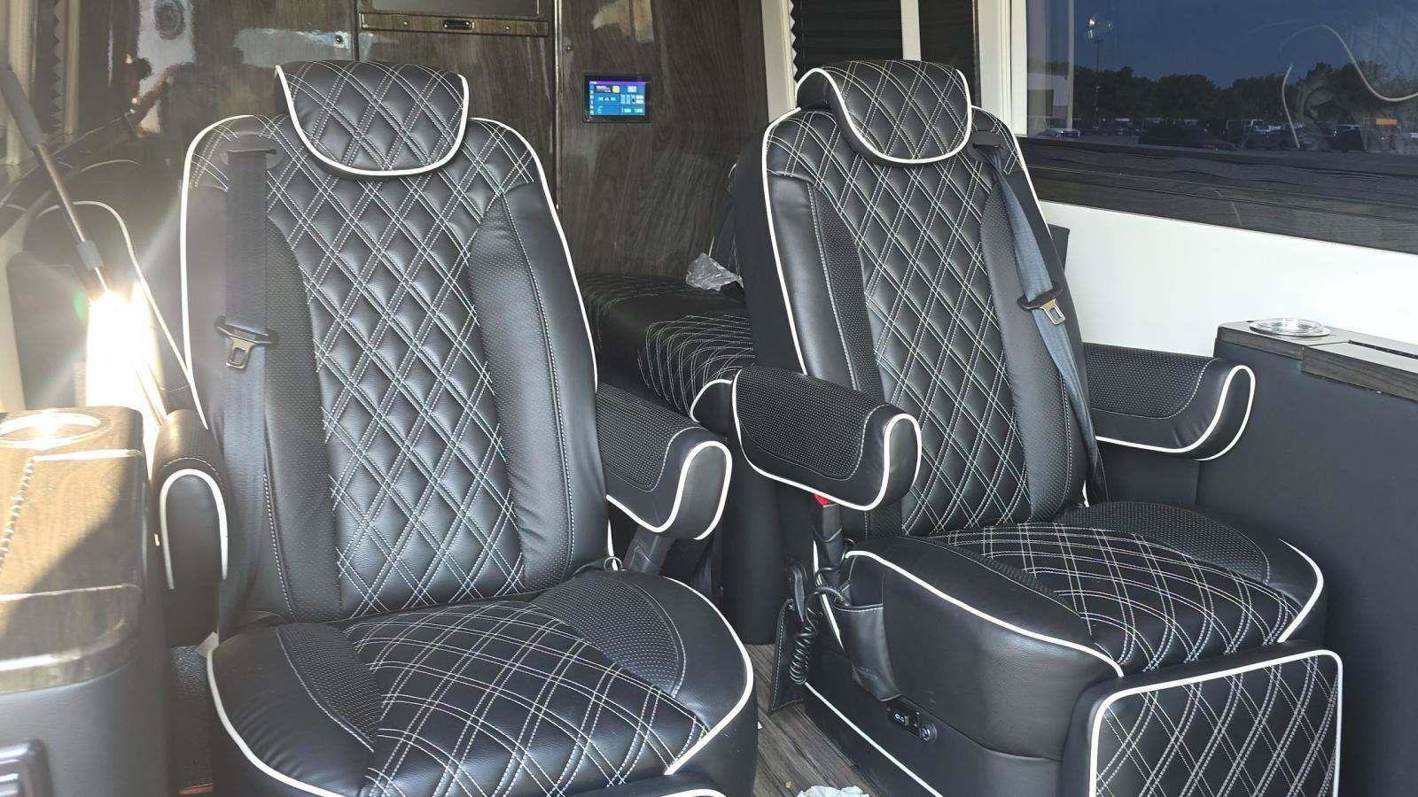 Used 2023 Mercedes-Benz Sprinter 3500 image 8
