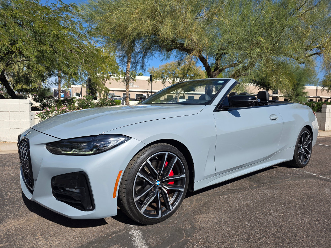Used 2023 BMW 430i Convertible w/ M Sport Package image 3