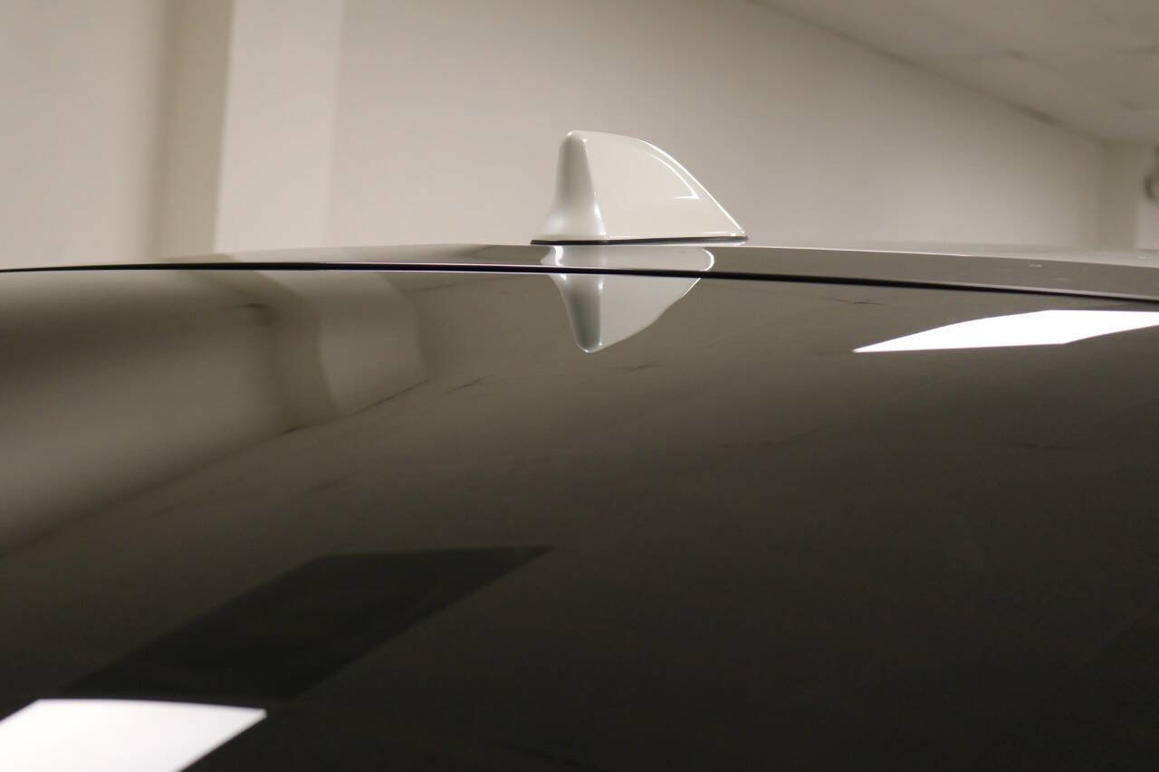 Used 2017 Toyota Prius Prime Advanced image 99