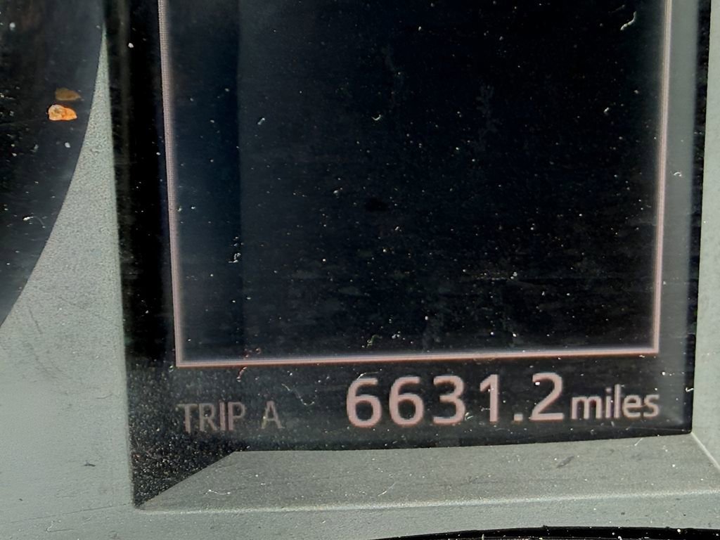 Used 2017 Toyota Corolla SE image 30