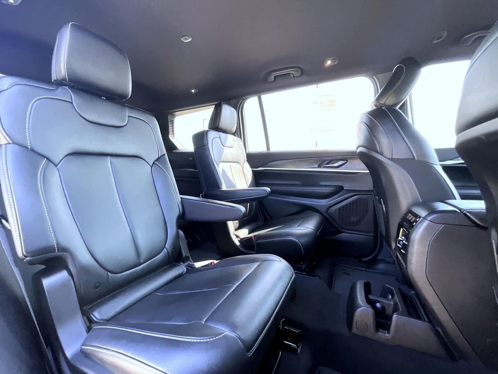 Used 2024 Jeep Grand Cherokee L Limited image 22