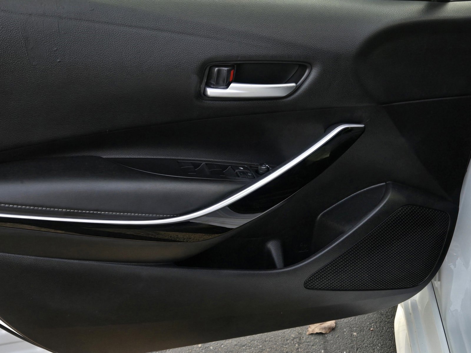 Certified 2023 Toyota Corolla XLE image 9