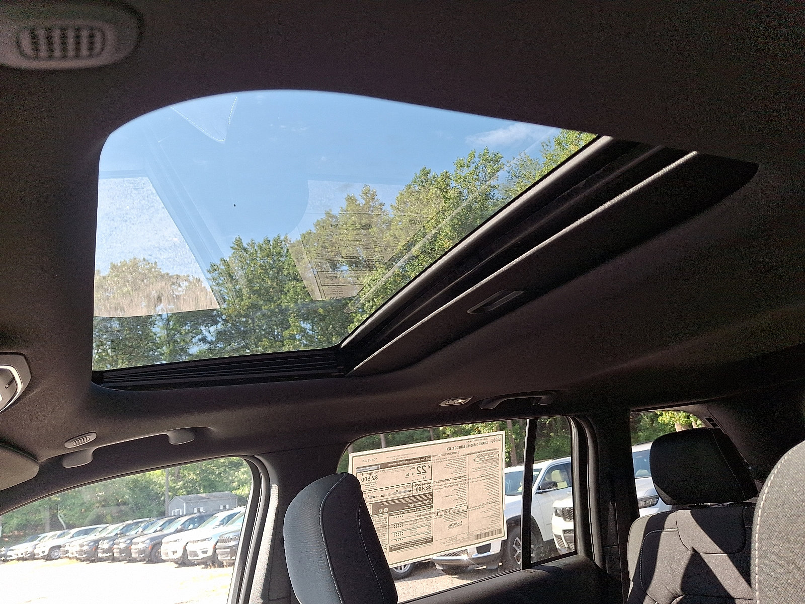 New 2025 Jeep Grand Cherokee Laredo X w/ Luxury Tech Group I image 8