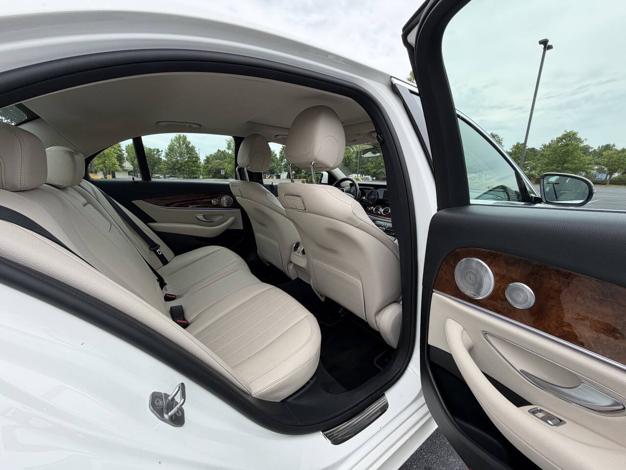 Used 2018 Mercedes-Benz E 300 4MATIC image 14