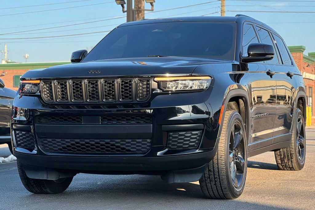 Used 2023 Jeep Grand Cherokee L Laredo image 13