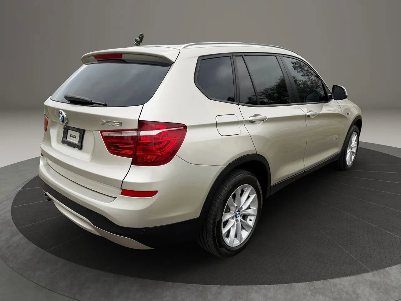 Used 2017 BMW X3 sDrive28i image 6