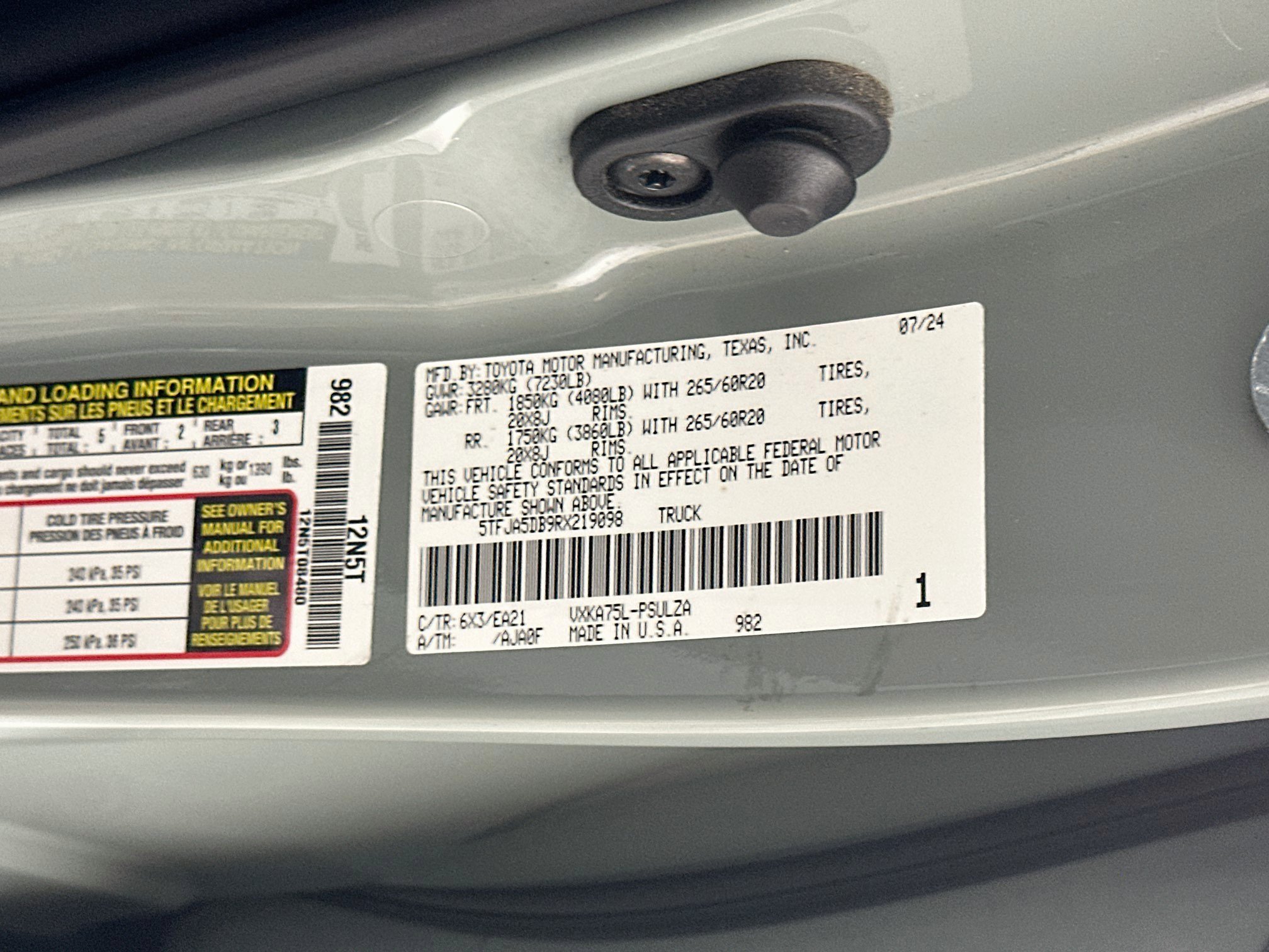 Used 2024 Toyota Tundra Limited AWD/4WD image 12