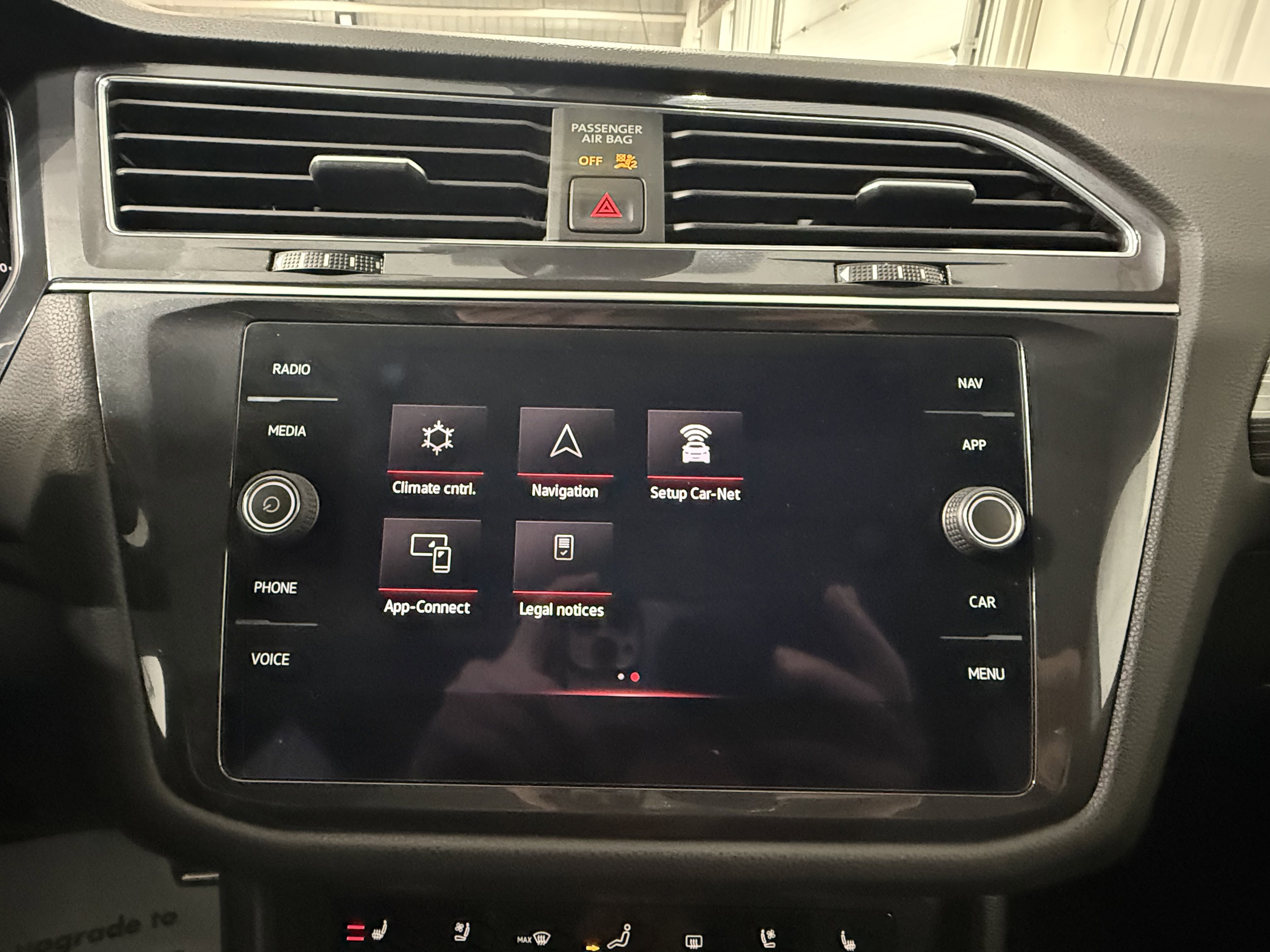 Used 2022 Volkswagen Tiguan SEL R-Line image 34