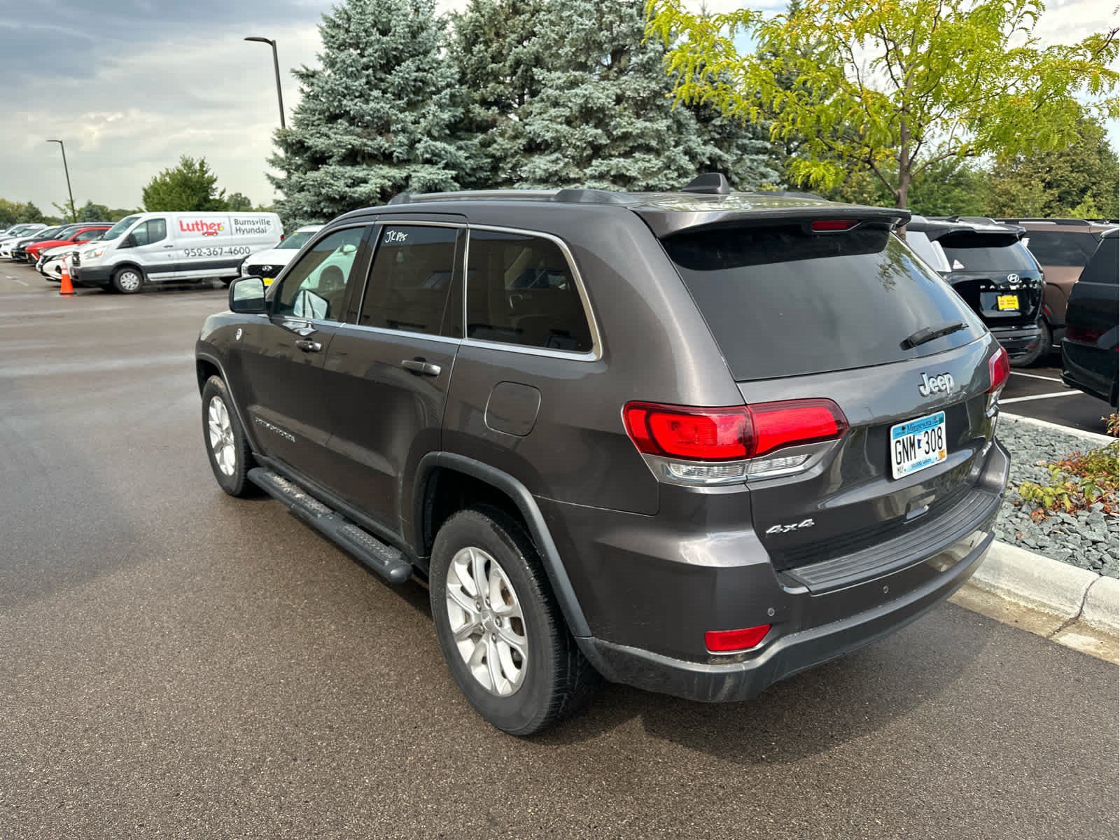 Used 2021 Jeep Grand Cherokee Laredo AWD/4WD image 14