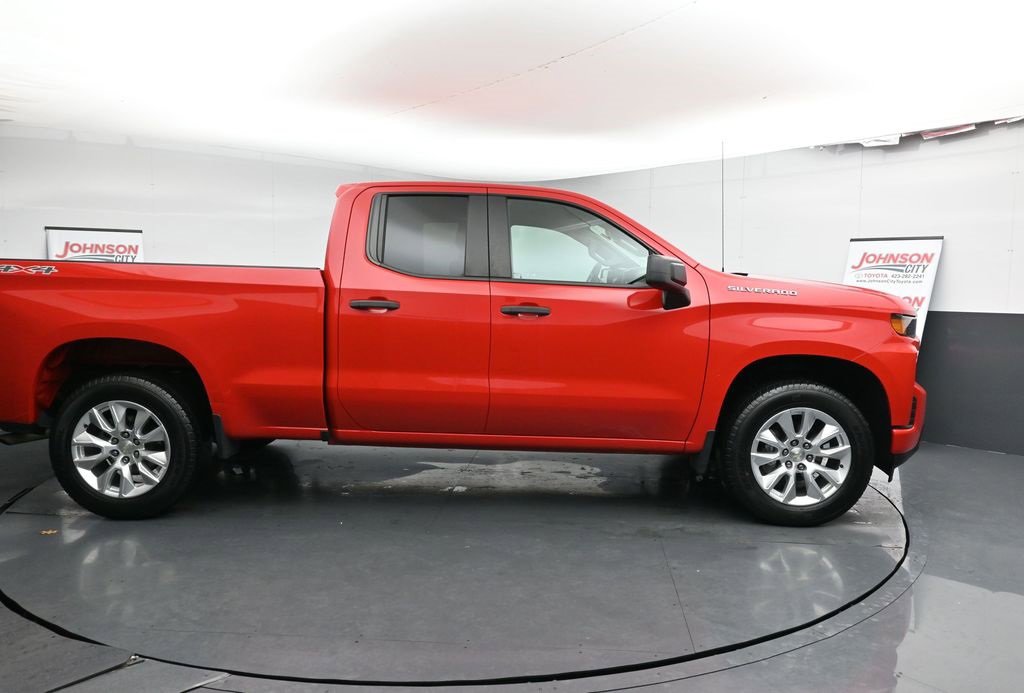 Used 2020 Chevrolet Silverado 1500 Custom w/ Custom Value Package image 9