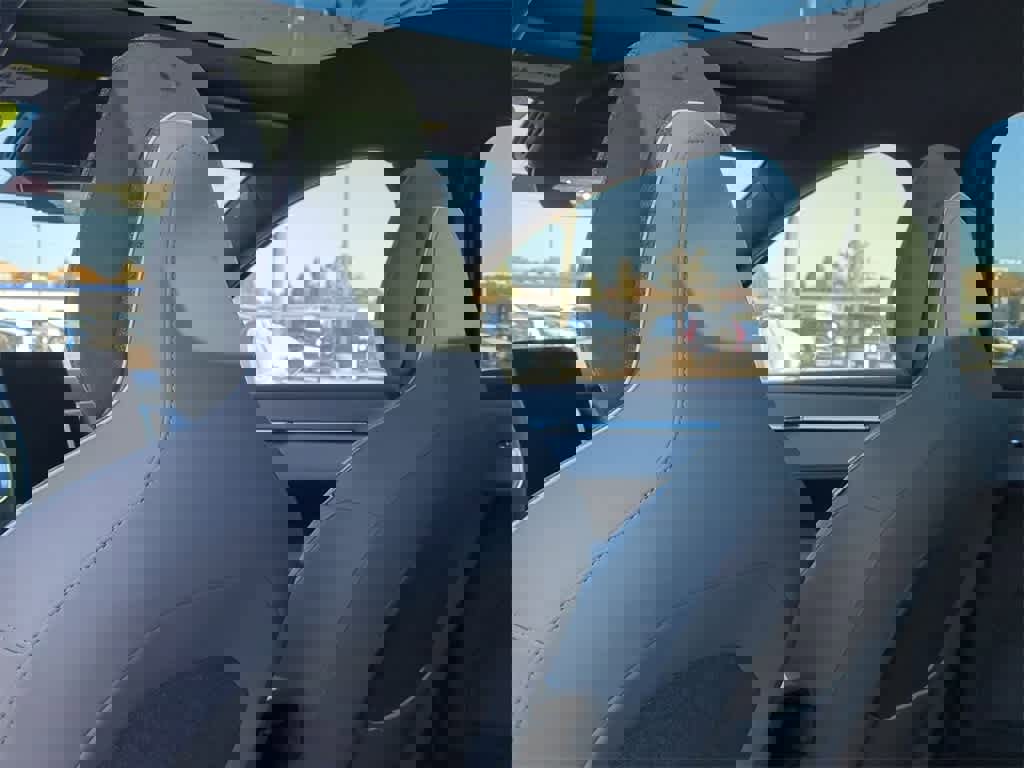 New 2025 Volvo EX30 Plus w/ Protection Package Premier image 16