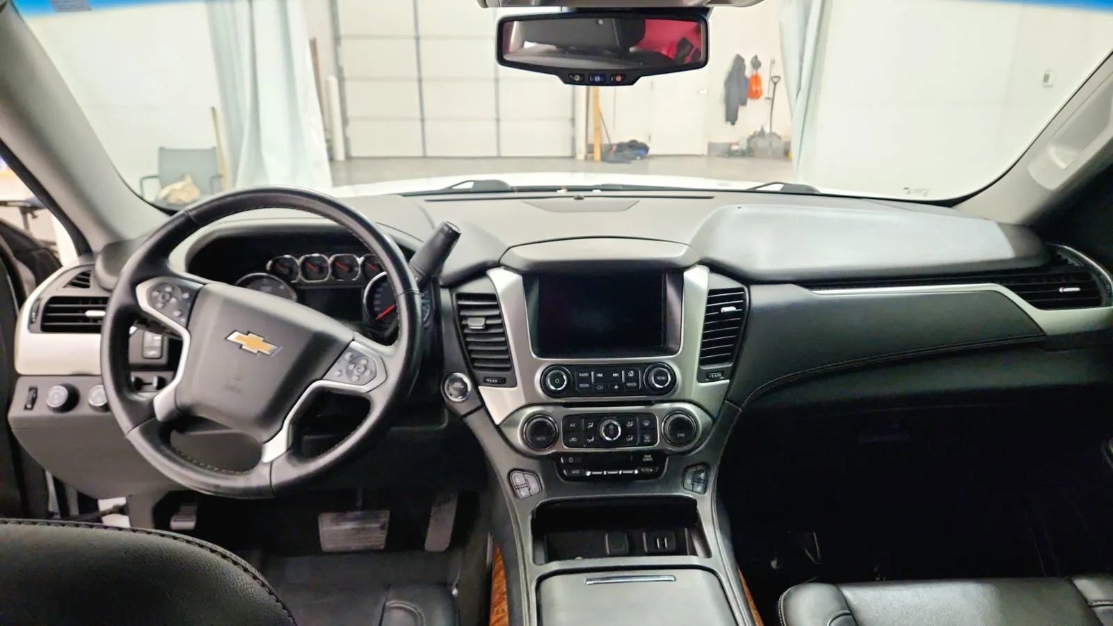 Used 2015 Chevrolet Suburban LTZ image 33