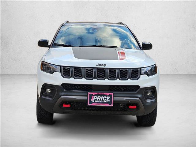 Used 2025 Jeep Compass Trailhawk AWD/4WD image 2