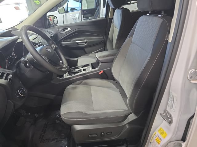 Used 2017 Ford Escape SE FWD image 16