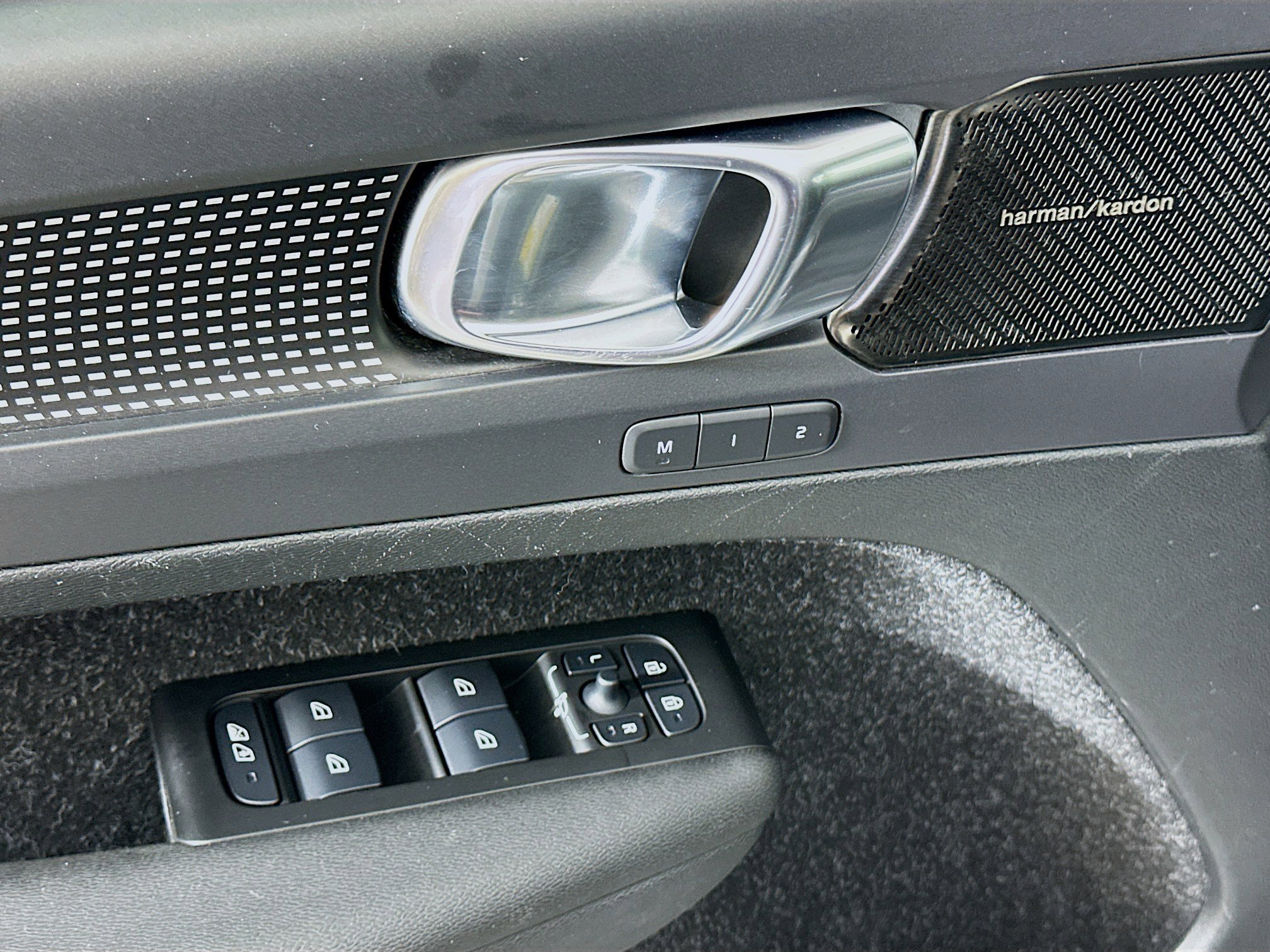 Used 2021 Volvo XC40 P8 Recharge w/ Advanced Package image 15